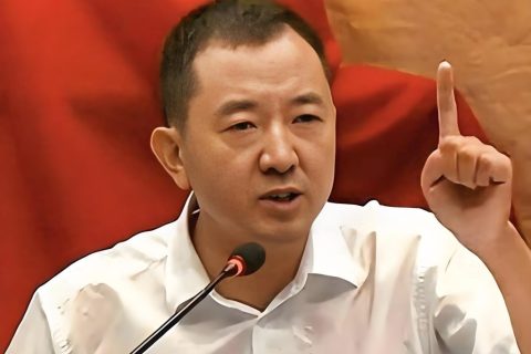 向善奔赴的人不容诋毁，向光而行的人不可战胜